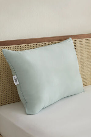 Sarah Anderson Grimes Mikrofiber Yastık Mint