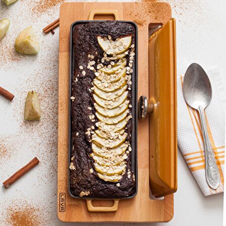 Lava Döküm Ekmek Kabı / Terrine ve ahşap standı. Ölçü 11x29cm. - Turuncu