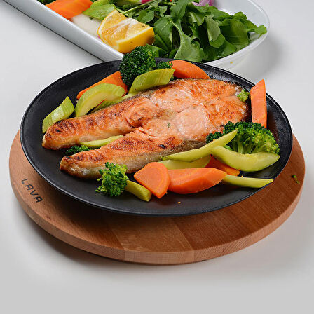 Lava Döküm Yuvarlak Servis Tabağı ve Kayın Servis Ahşabı. Çap(Ø)25cm.