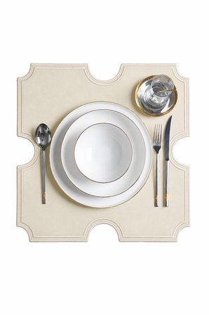 Nakışlı Deri Amerikan Servis 2'li Set Çift Taraflı Kare Supla 45x45 cm Otis