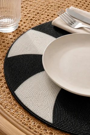 Boncuk İşlemeli Amerikan Servis 2'li Set Yuvarlak Supla 36x36 cm Siyah Beyaz