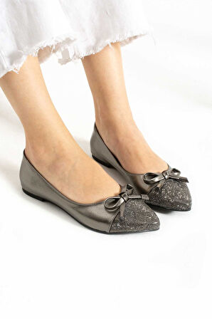 Bestello Fiyonklu Kauçuk Taban Babet 331-1453 Kadın Babet