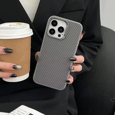 iPhone 14 Pro Max Kılıf Magsafe Şarj Özellikli Karbon Fiber Görünümlü Zore Troy Kapak-Siyah