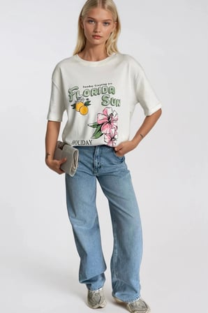 Black Fashion Kadın Tişört Beyaz Bisiklet Yaka Oversize Pamuklu Çiçek Desenli