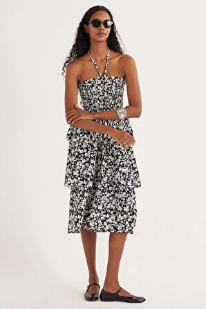 Kadın Standart Fit Bağlama Detaylı Beli Büzgülü Desenli Viskon Elbise