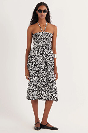 Kadın Standart Fit Bağlama Detaylı Beli Büzgülü Desenli Viskon Elbise