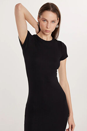 Kadın Standart Fit Bisiklet Yaka Kısa Kollu Modal Kumaş Midi Boy Siyah Elbise