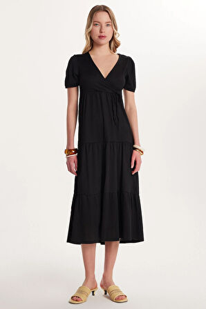 Kadın Standart Fit Normal Kesim V Yaka Gofre Midi Siyah Elbise