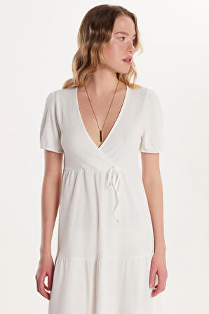 Kadın Standart Fit Normal Kesim V Yaka Gofre Midi Ekru Elbise