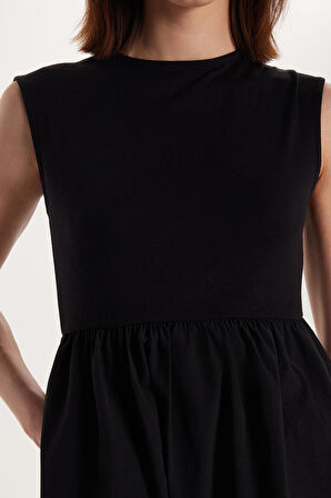 Kadın Standart Fit Sıfır Kol Bisiklet Yaka Modal Siyah Elbise