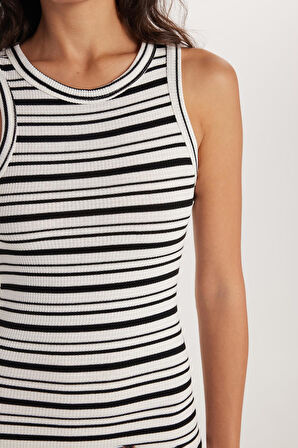 Kadın Slim Fit Dar Kesim Sıfır Kol Bisiklet Yaka Çizgili Elbise