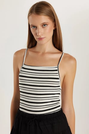 Kadın Slim Fit Dar Kesim İnce Askılı Çizgili Kare Yaka Body Atlet