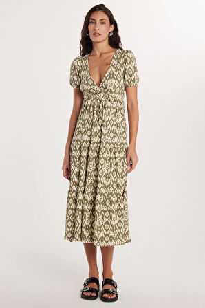 Kadın Slim Fit Dar Kesim Kısa Kollu Baskılı Gofre V Yaka Haki Elbise