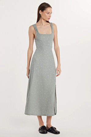 Kadın Slim Fit Dar Kesim İnce Askılı Kare Yaka Baskılı Gofre Kumaş Haki Elbise