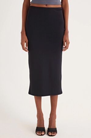Kadın Slim Fit Dar Kesim Midi Boy Siyah Etek