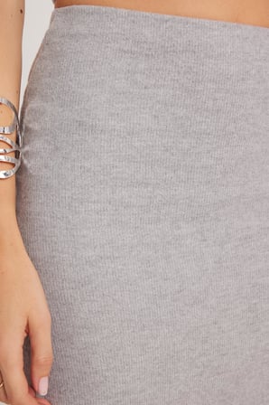 Kadın Slim Fit Dar Kesim Yırtmaçlı Gri Etek
