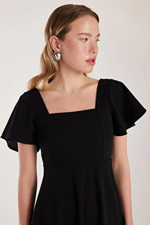 Kadın Standart Fit Normal Kesim U Yaka Pileli Midi Siyah Elbise