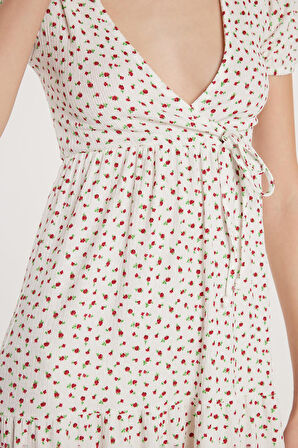 Kadın Slim Fit Dar Kesim Kısa Kollu Baskılı Gofre V Yaka Beyaz Elbise