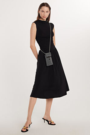 Kadın Slim Fit Dar Kesim Siyah Kolsuz Bisiklet Yaka Midi Boy Elbise