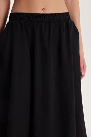 Kadın Standart Fit Beli Lastikli Siyah Etek