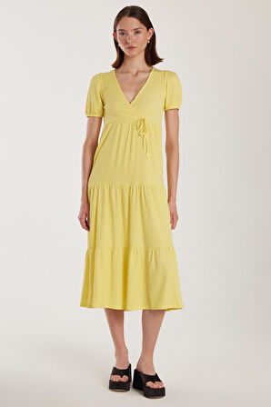 Kadın Standart Fit Normal Kesim V Yaka Gofre Midi Sarı Elbise