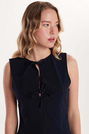 Kadın Regular Fit Klasik Kesim Boyun Bağlama Detaylı Mini Lacivert Elbise