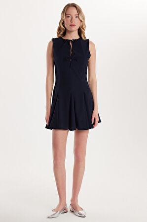 Kadın Regular Fit Klasik Kesim Boyun Bağlama Detaylı Mini Lacivert Elbise