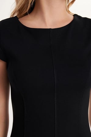 Kadın Standart Fit Kısa Kollu U Yaka Siyah Elbise