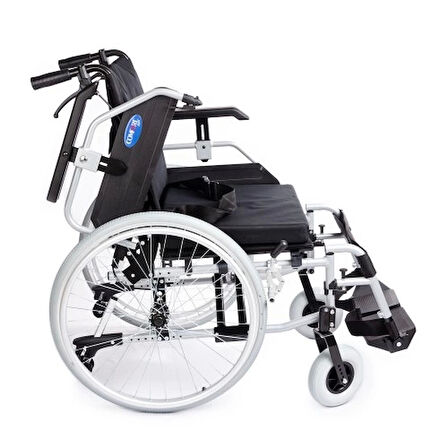 Comfort Plus Tekerlekli Sandalye | Hafif Alüminyum Gövde, Quick Release Tekerlekli, Ayarlanabilir Oturma ve Sırt Gergili DM-Strong 45 cm
