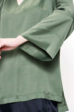 Yeşil V yaka  saten bluz 19828 | XL