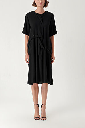 Siyah Kontrast dikiş detaylı bol kesim elbise 94277 | L