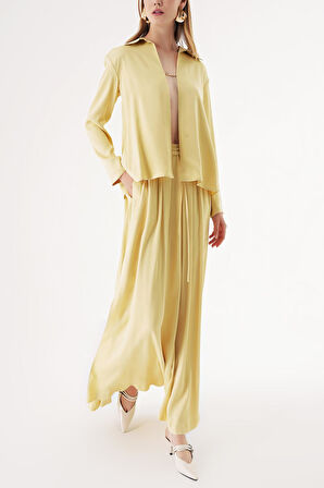 Bej Arkası yırtmaç detaylı gömlek ve beli lastikli midi boy etekli ikili takım 12344 | S