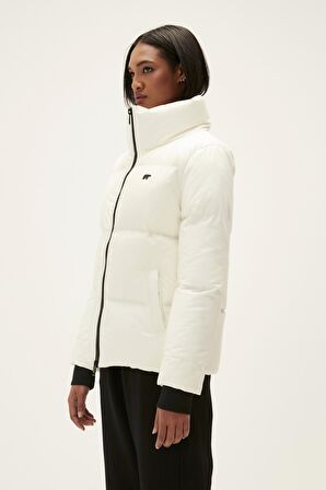 Assassin Puffer Off-White Beyaz Kapüşonlu Kadın Mont