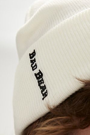 LABEL BEANIE OFF-WHITE