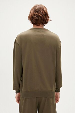 23.02.12.020 Bad Bear Tag Crewneck Erkek Sweat KHAKI