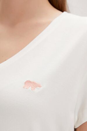 Menas Beyaz V Yaka Kadın Tişört