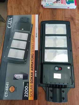 Cata CT-4641 Solar Sokak Armatürü 250W Beyaz Işık 6400K IP65