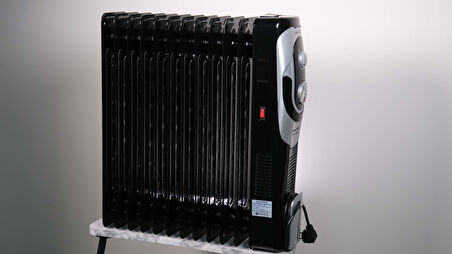 Awox 12F DilimFanlı 2900 W Yağlı Radyatör Siyah