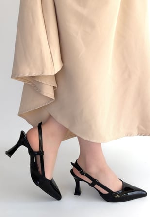 Yıldızdan Siyah Rugan Jurdan Taban Kadın Topuklu Ayakkabı