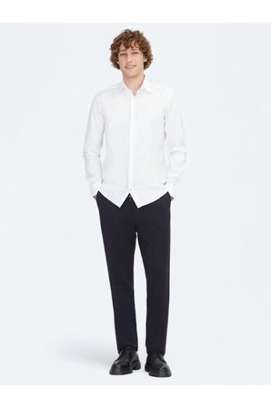Beyaz Düz Slim Fit Dokuma Klasik %100 Pamuk Gömlek