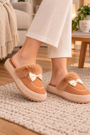 Kadın Peluş Ev Terliği Fiyonklu Yumuşak Tabanlı Sıcak Kışlık Ev Ayakkabısı – Pembe**