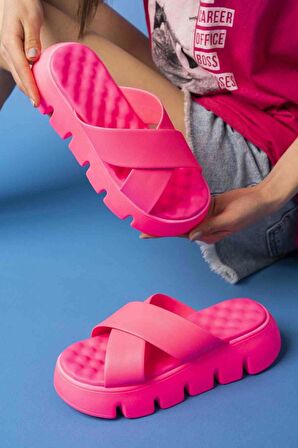 Çapraz Bant Neon Pembe Ortopedik Taban Kadın Terlik