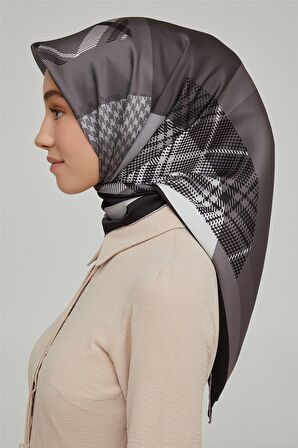Armine Sura İpek Eşarp 21Ka8620 05