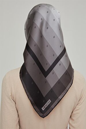 Armine Sura İpek Eşarp 21Ka8652 84