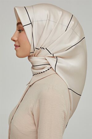 Armine Sura İpek Eşarp 21Ka8655 06