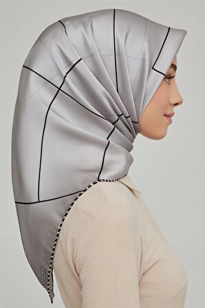 Armine Sura İpek Eşarp 21Ka8655 07