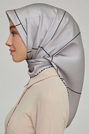 Armine Sura İpek Eşarp 21Ka8655 07