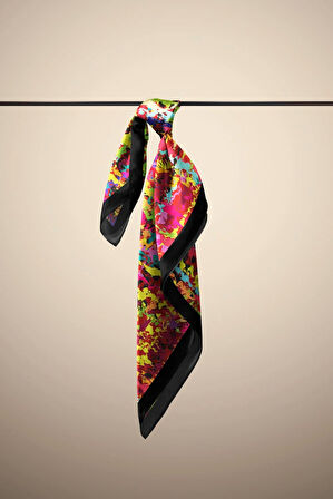 C71 Kadın Yağlı Boya Desenli Bandana 50x50 Pembe Yeşil DG0256-22