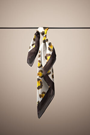 D49 Kadın Egzotik Desenli Bandana 50x50 Sarı DG0287-22