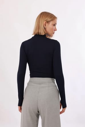 Kadın Parmak Detaylı Body